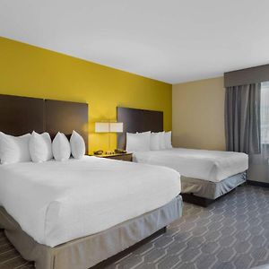 Queen Room Mobility accessible